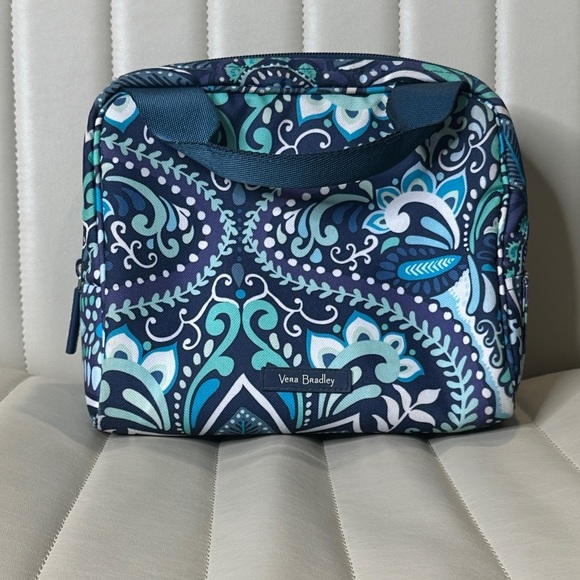 Vera Bradley Blue Island Medallion Patterned LUNCH TOTE 10"x8"x6" Designer NWOT - Picture 1 of 9